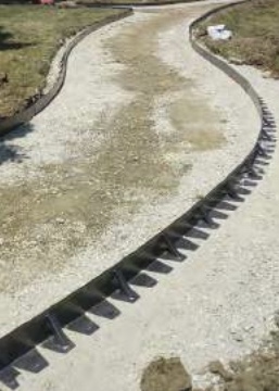 Fornitura e posa di cordolo in acciaio corten EdgeFlex