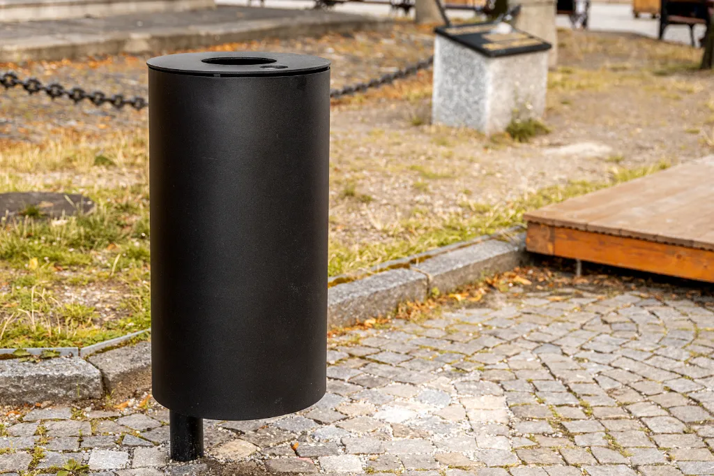 cestino FLEXBIN con posacenere