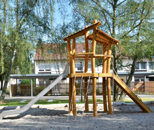 Torre esagonale in Robinia 