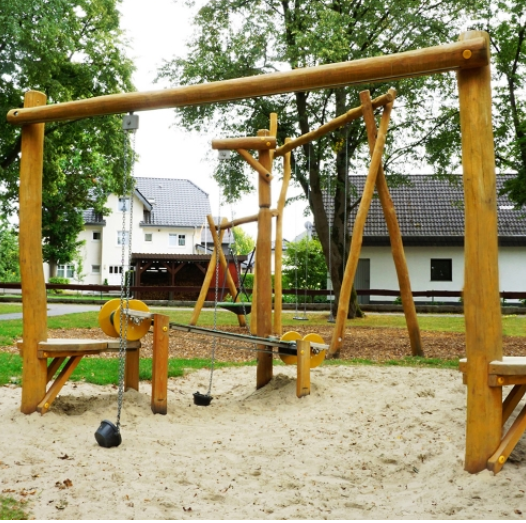 Gioco con la sabbia in robinia