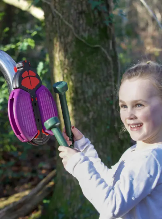 Coccinella Small (con palo infisso su terra)