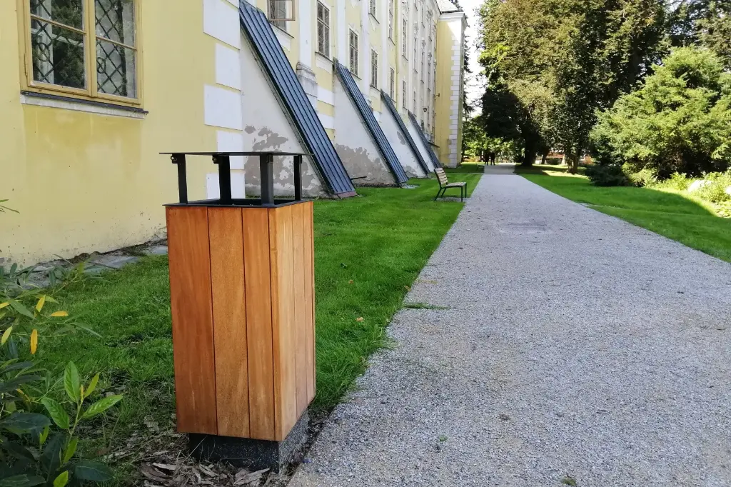 [KBA02b-t] Cestino BAS Quadrato / con coperchio +vernici a polvere  / legno (assi in legno esotico certificato)