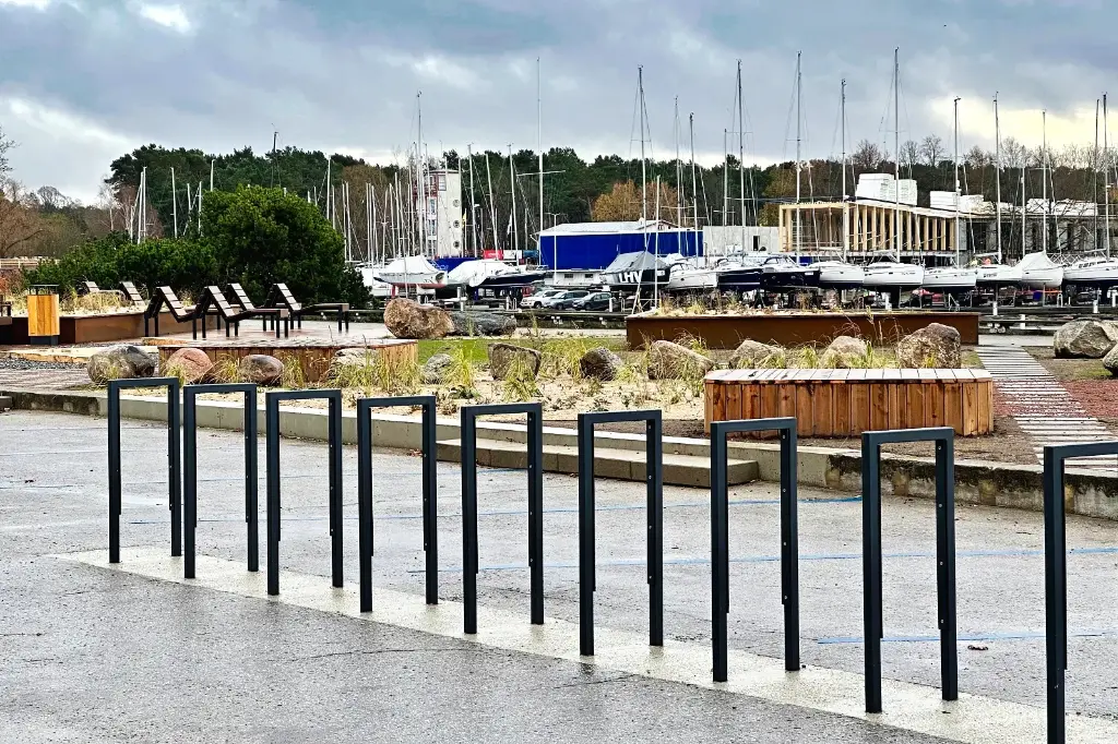 Portabiciclette TOMI 600 mm / acciaio zincato + vernici a polvere (Con protezione in gomma)