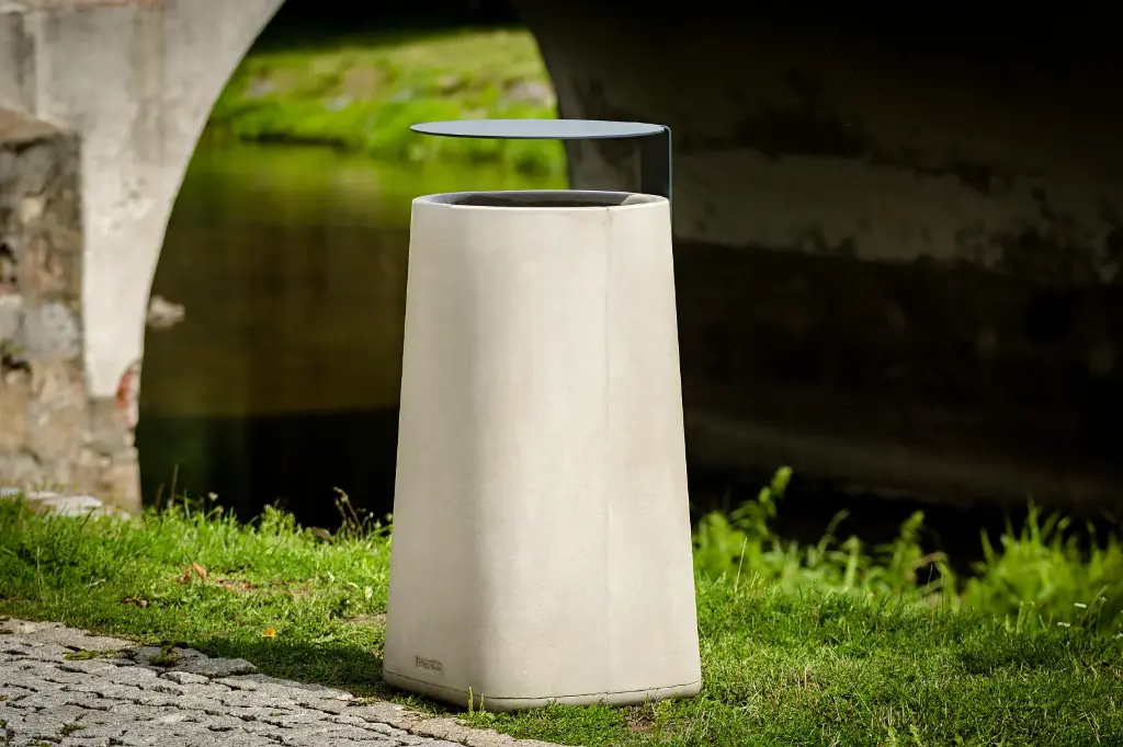 [KK02] Cestino KOLN / cemento / acciaio zincato + verniciato a polvere / impregnazione / piastre di ancoraggio (con coperchio)