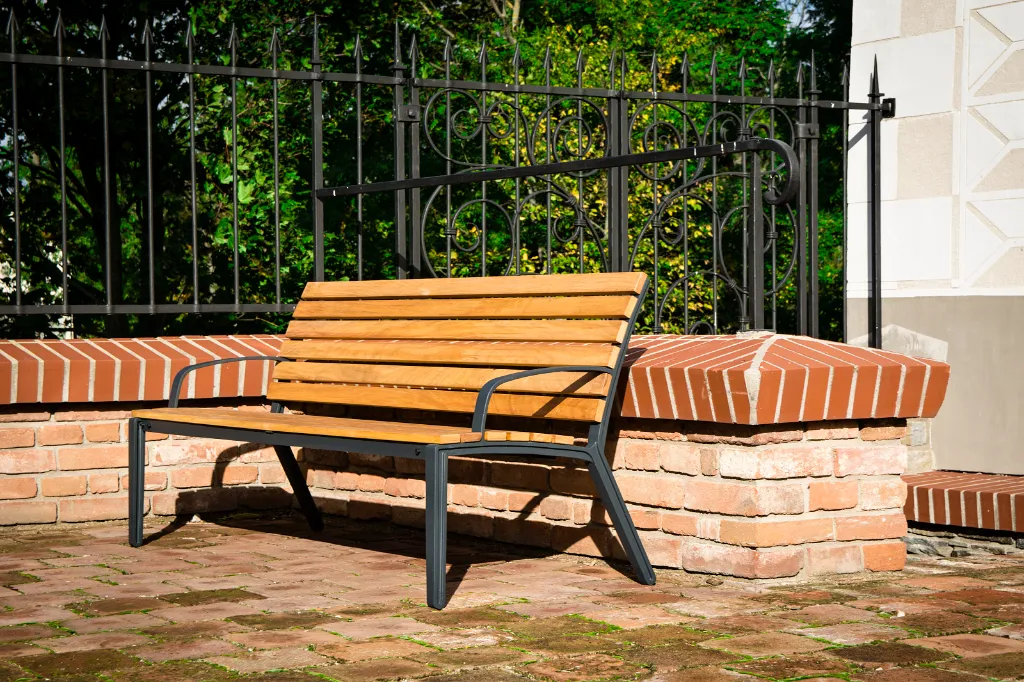 [LAL13b-180t] Panchina ALUMA 12 stecche 1800mm / lega di alluminio + verniciato a polvere (assi in legno esotico certificato, Con Braccioli)