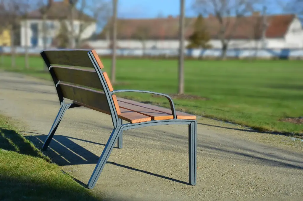 [LAL3b-180t] Panchina ALUMA 6 stecche con braccioli 1800mm / lega di alluminio + verniciatura a polvere (assi in legno esotico certificato)