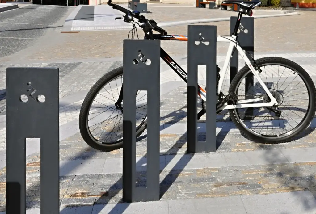 [SKRb1] Portabiciclette RUBIG / acciaio zincato + vernici a polvere