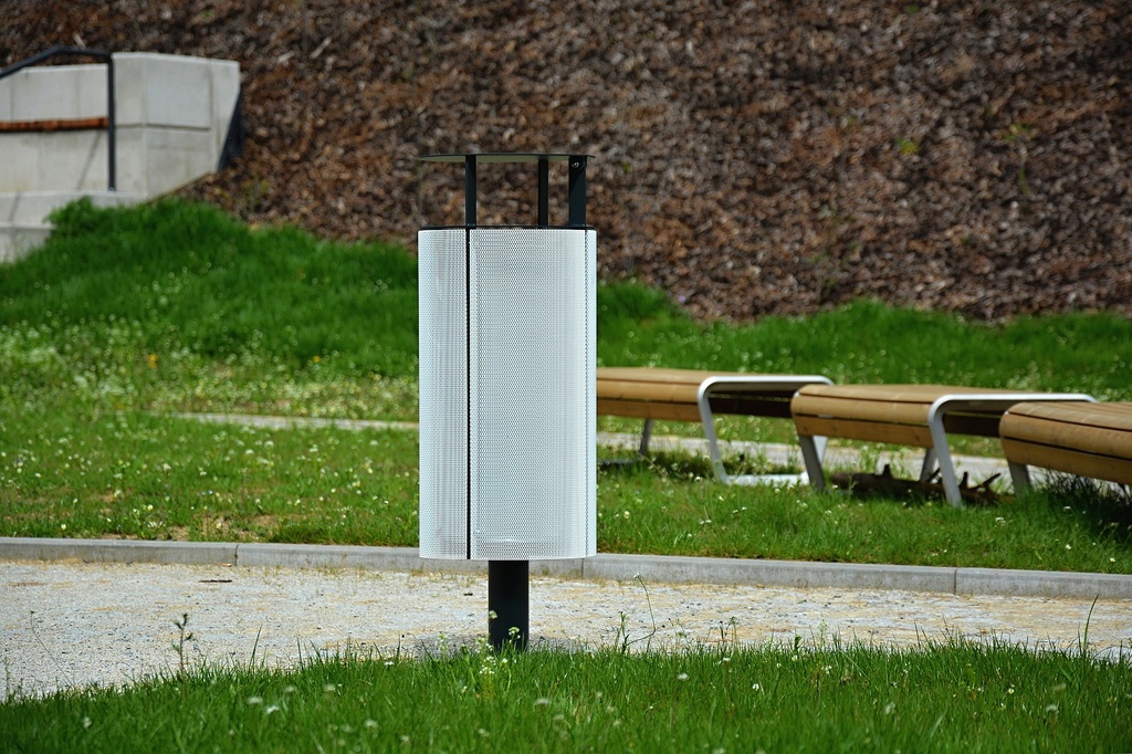 Cestino BAS /acciaio zincato + vernici a polvere / lamiera forata