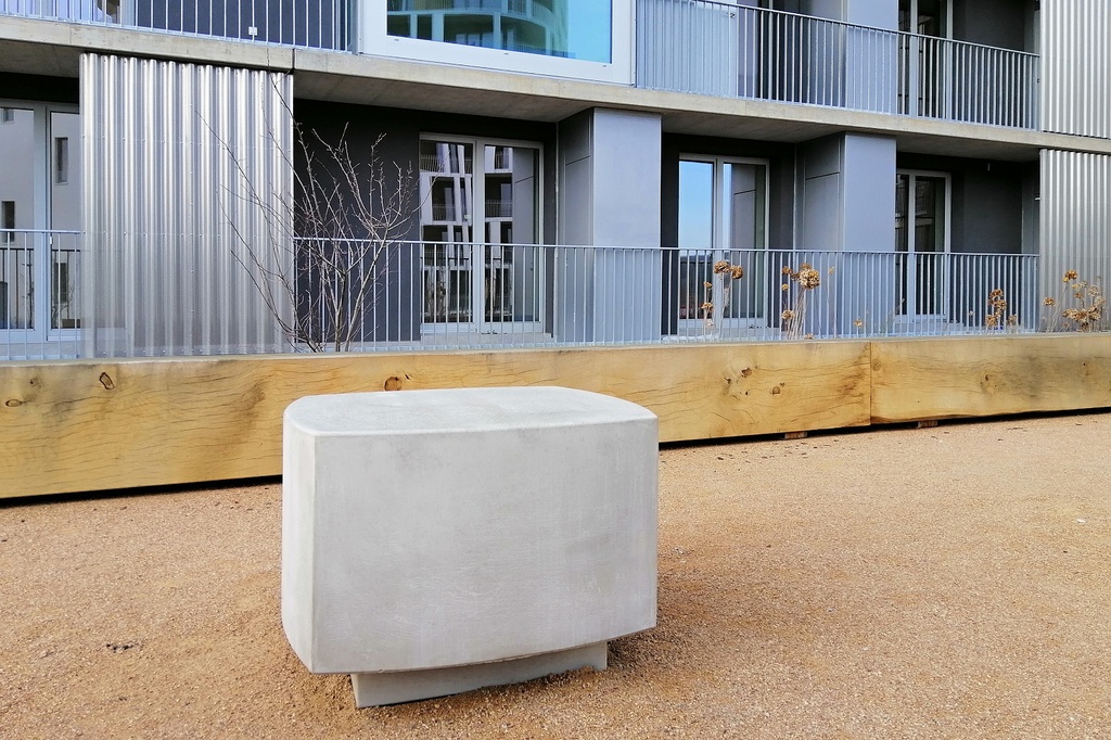 [LBD41] Sedile BLED 512 mm / cemento / gamba base