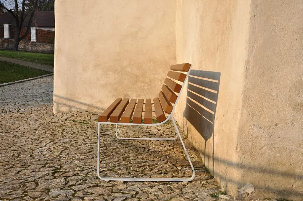 Panchina Inoa (assi in legno esotico certificato, 5 stecche)