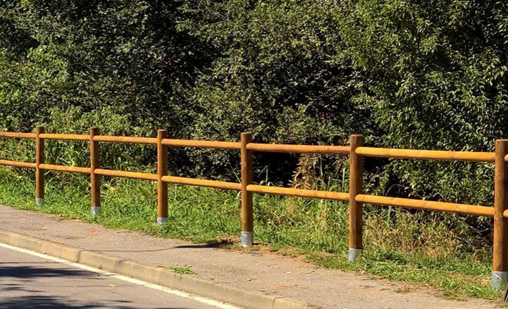 Recinzione in legno palo tondo