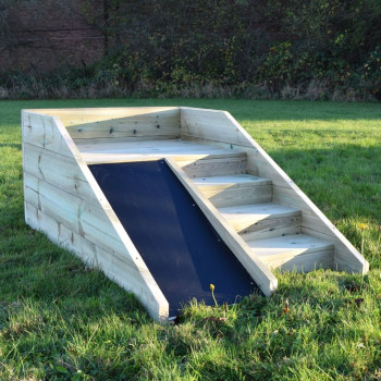 Scivolo all'aperto dei primi anni