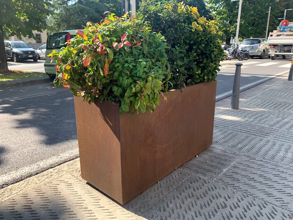 Fioriera Gemina (55x55x58h., Grigio alluminio Ral 9006)