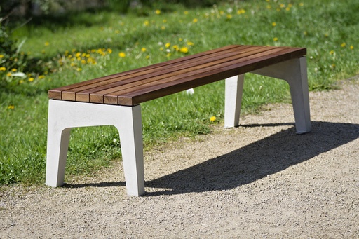 [LBE7bt-70s] Panchina BETLA senza schienale 700 mm / sponde in cemento / legno di abete